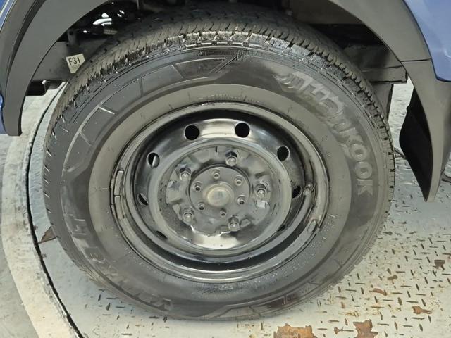 6051500255R17.jpg