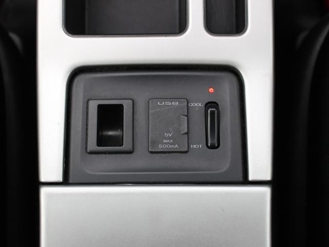 0520046A30260919W00818.jpg