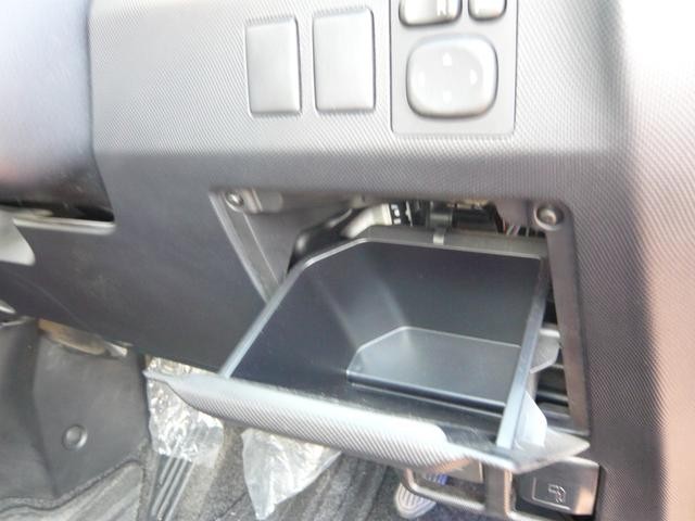 0500692A30261017W00217.jpg