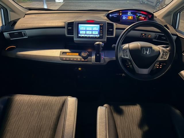 0520216A30260925W00404.jpg