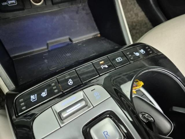 6011003057R17.jpg