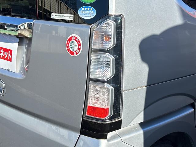 0403507A30251216W00415.jpg