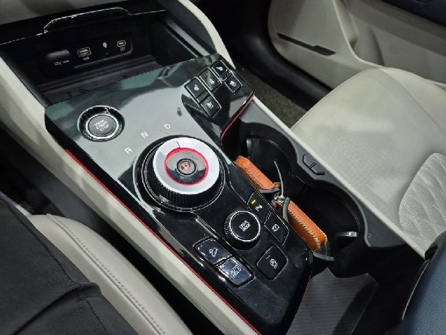 6101000996R8.jpg