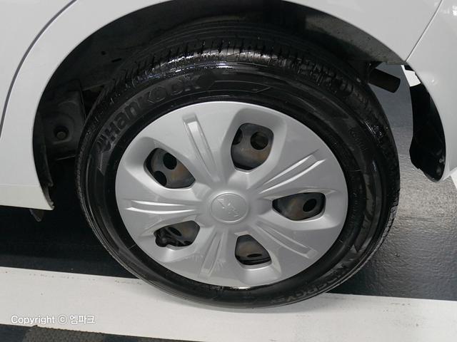 6051500614R19.jpg