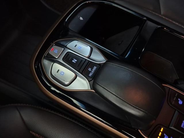 6051500772R8.jpg