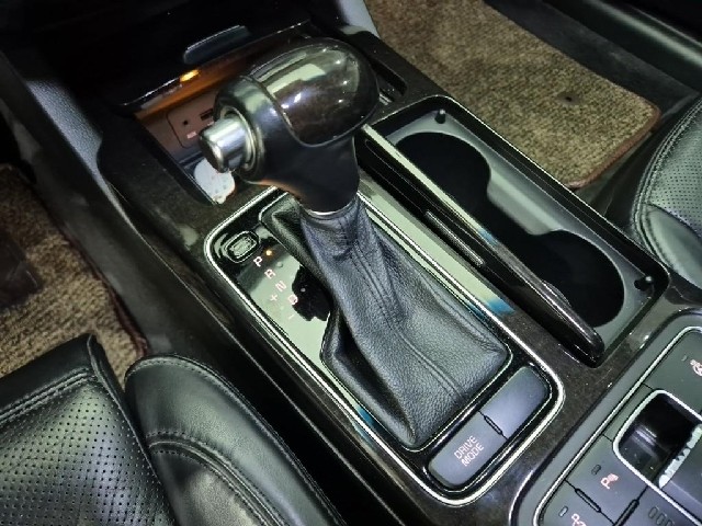6101000082R8.jpg