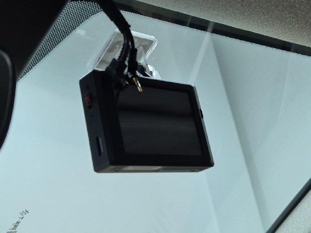 6101001399R17.jpg