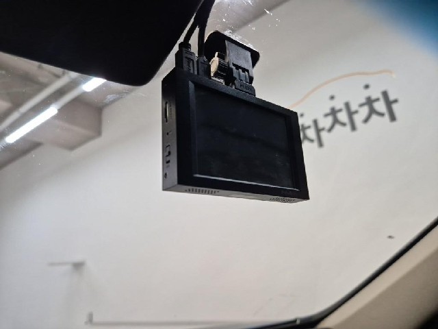 6101500809R17.jpg