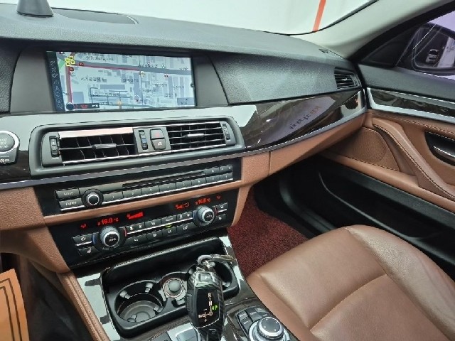 6101000945R10.jpg