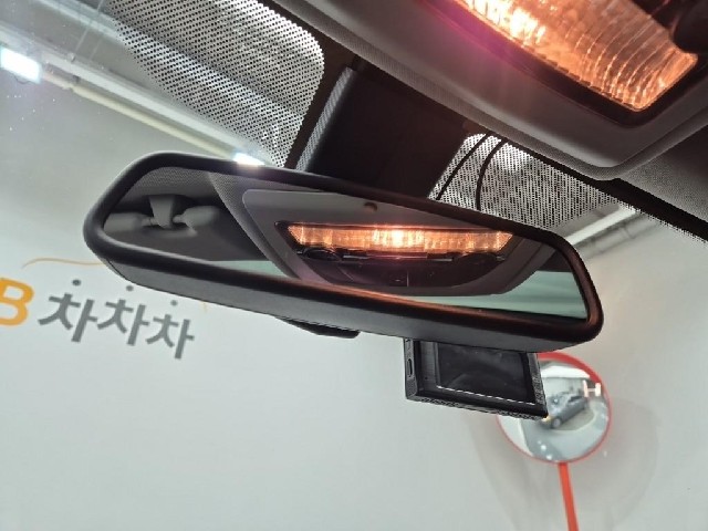 6101000945R18.jpg