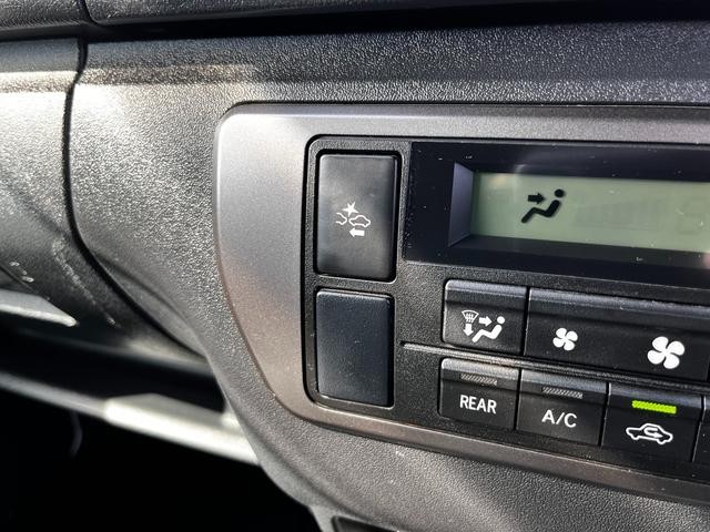 0500199A30261017W00214.jpg