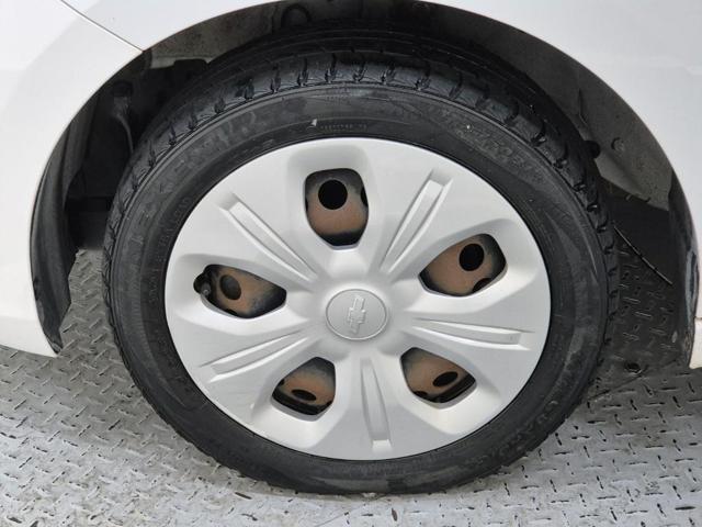 5121502074R15.jpg