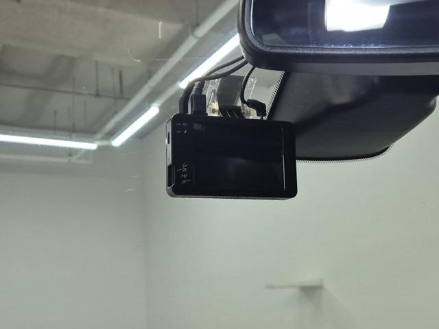 5121501334R17.jpg