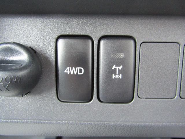 0403558A30260702W01819.jpg