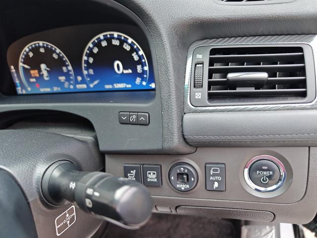 0704866A30260406W00218.jpg
