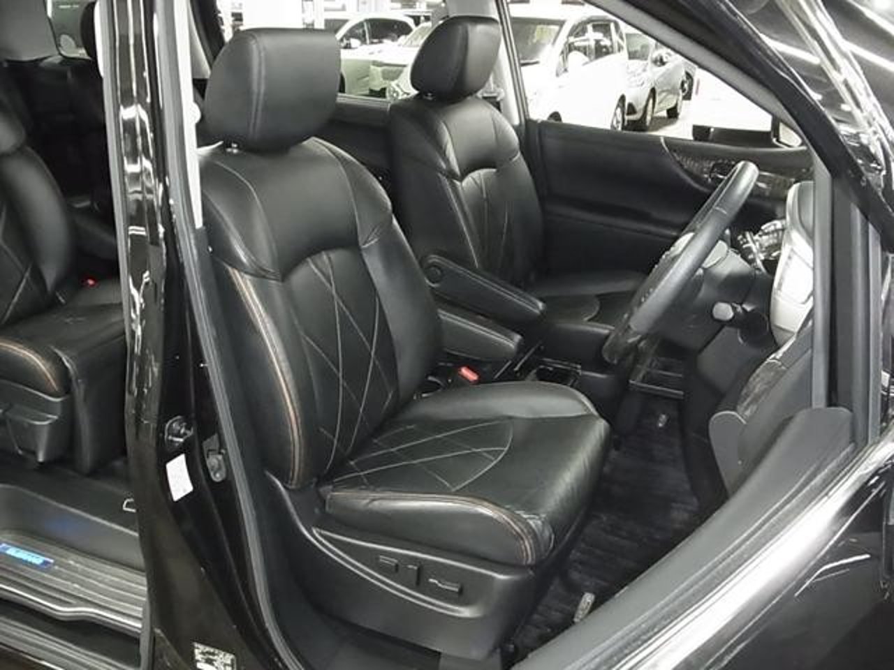 2020 Nissan Elgrand, photo 8 of 8