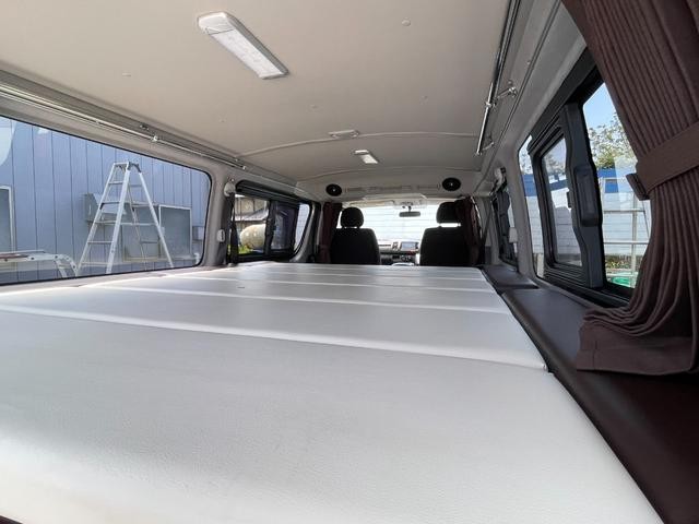 0404072A30260417W00106.jpg