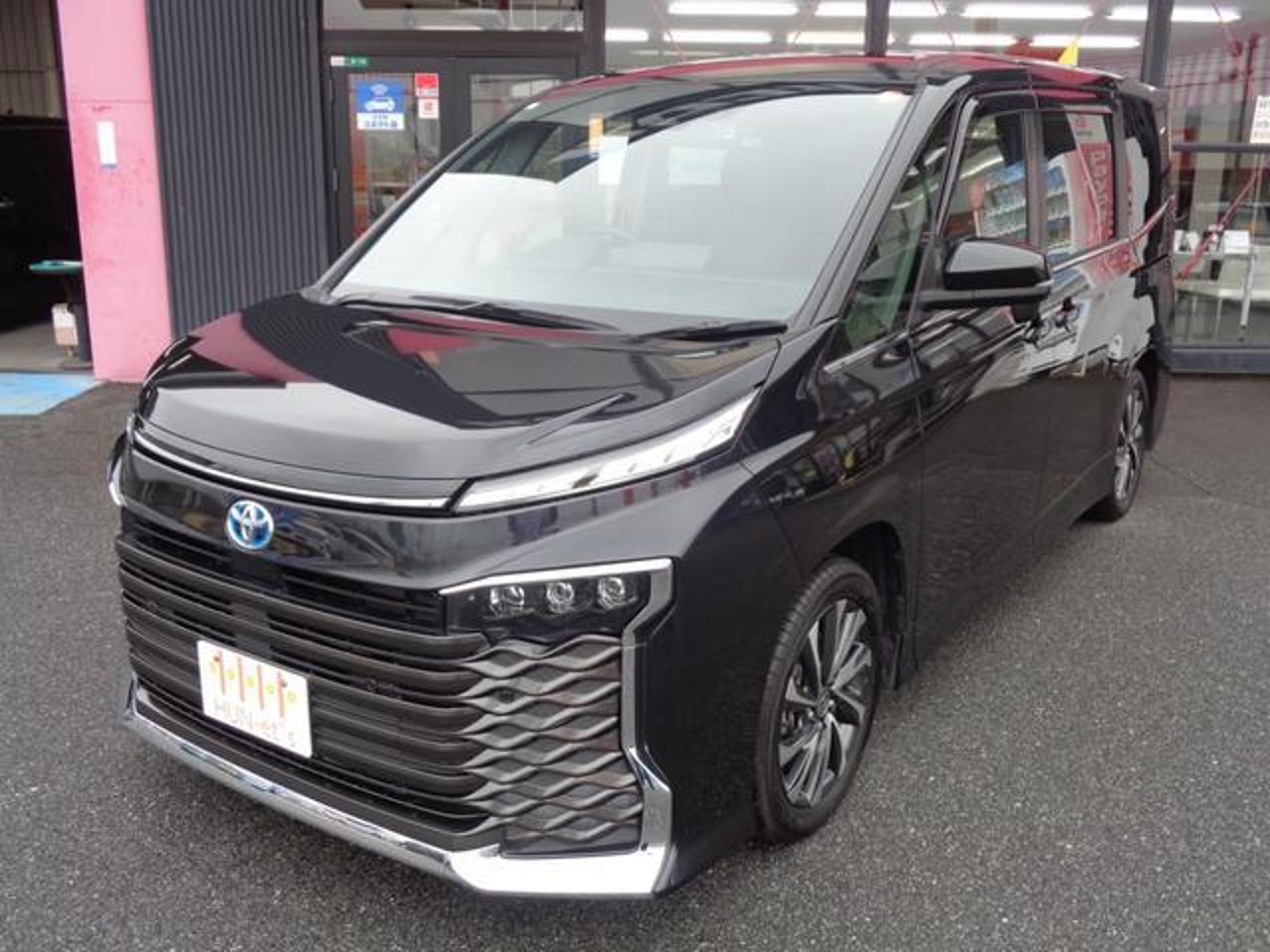 2023 Toyota Voxy, photo 1 of 1