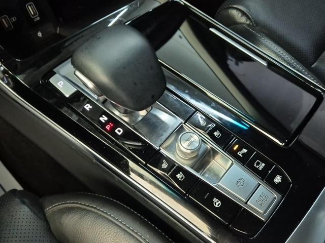 6051000318R8.jpg