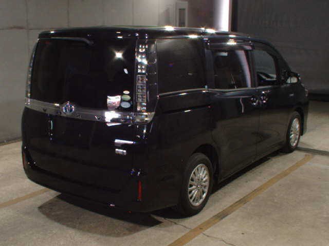 f7c9cb2f8fd183bf5bdaa5a4d12ba769.jpg