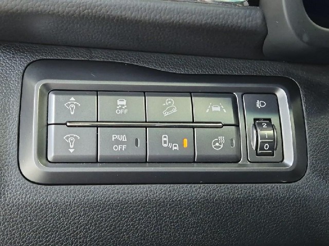 6091501376R18.jpg