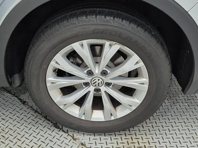 6041000652R20.jpg