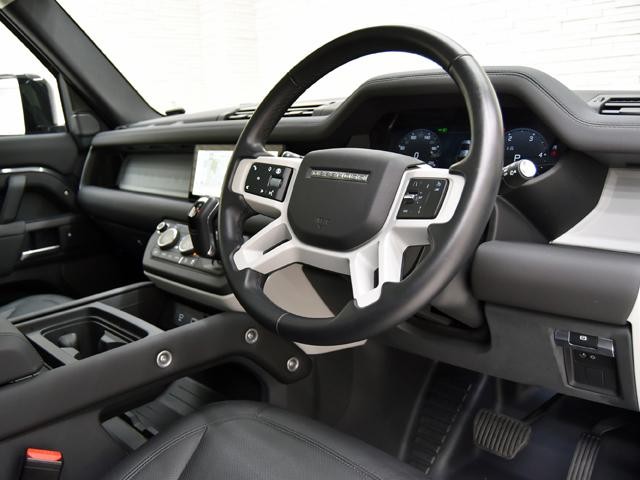 9200363A30261015W00210.jpg