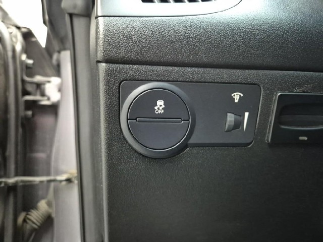 6051000882R18.jpg