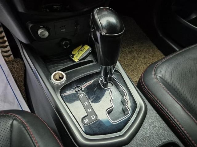 6041000909R8.jpg