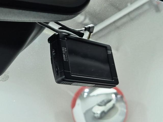 6051000076R16.jpg