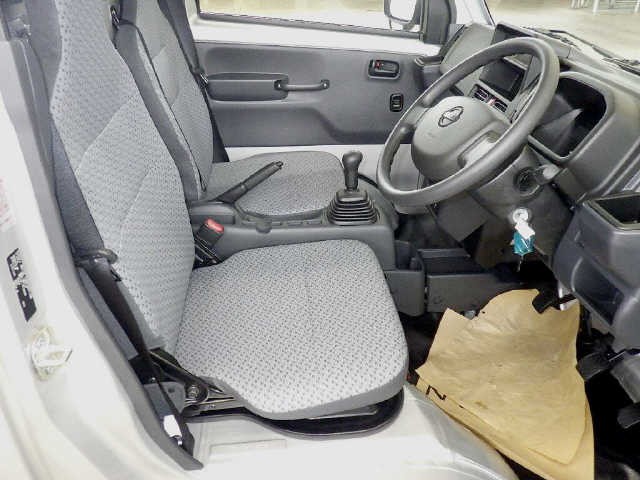 b6a478de5cac6d11e3b98f0797ceef6e.jpg