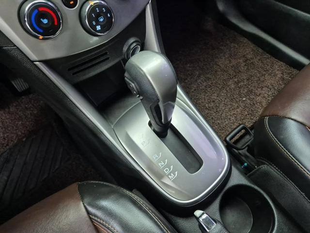 6051000818R8.jpg