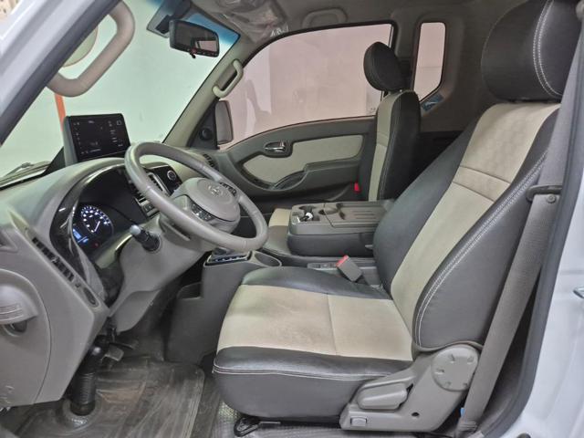 6051500243R10.jpg