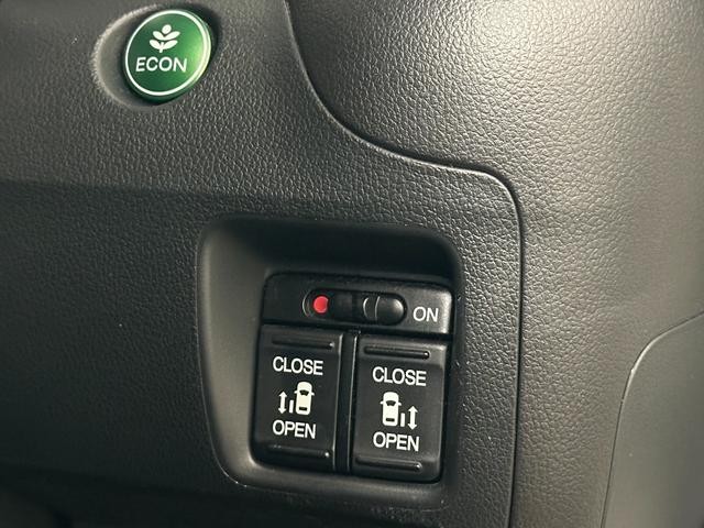 0720034A30261023W00109.jpg