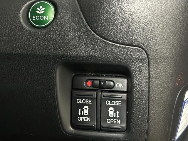 0720034A30261023W00209.jpg