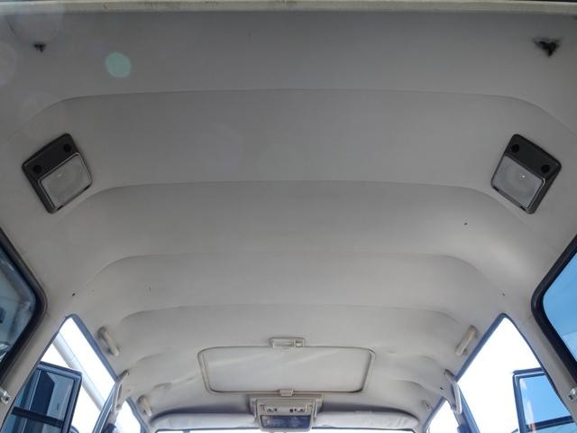 0903712A30260927W00119.jpg