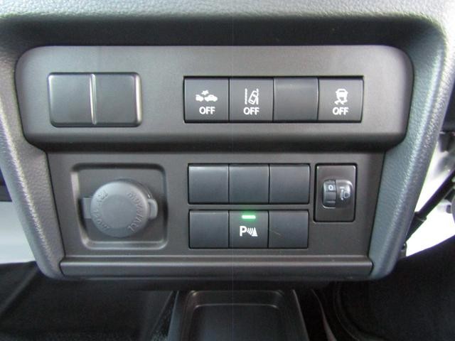 0510272A30261024W00415.jpg