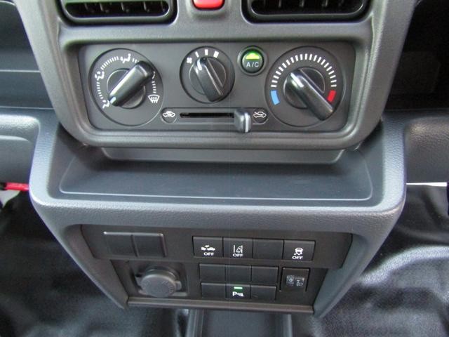 0510272A30261024W00417.jpg