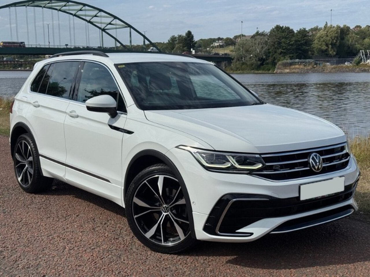 2021 Volkswagen Tiguan, photo 1 of 1