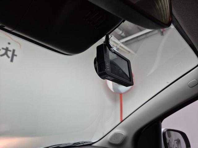 6051000388R16.jpg