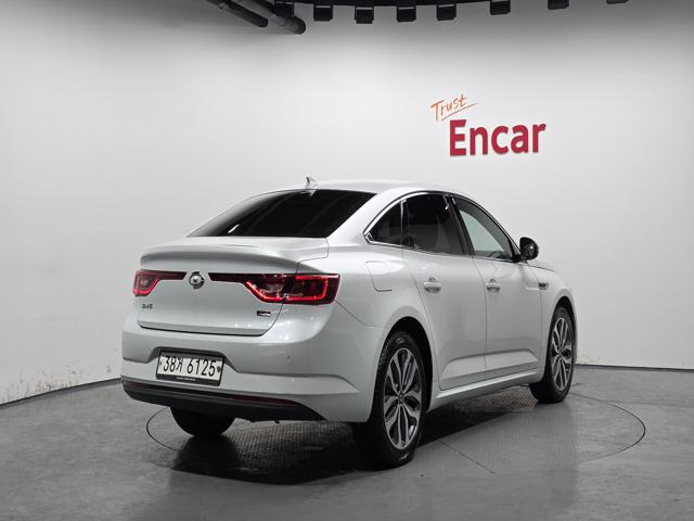 eefbcea5d49a24f1cfb7ac2792277f61.jpeg