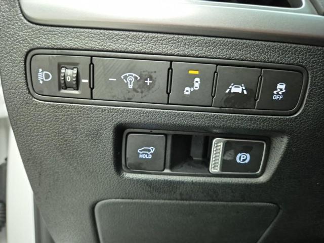 6011000830R17.jpg