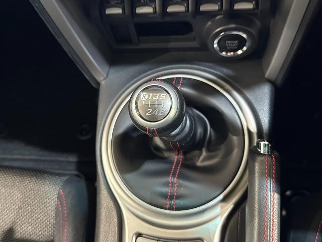 0509824A30261029W01305.jpg