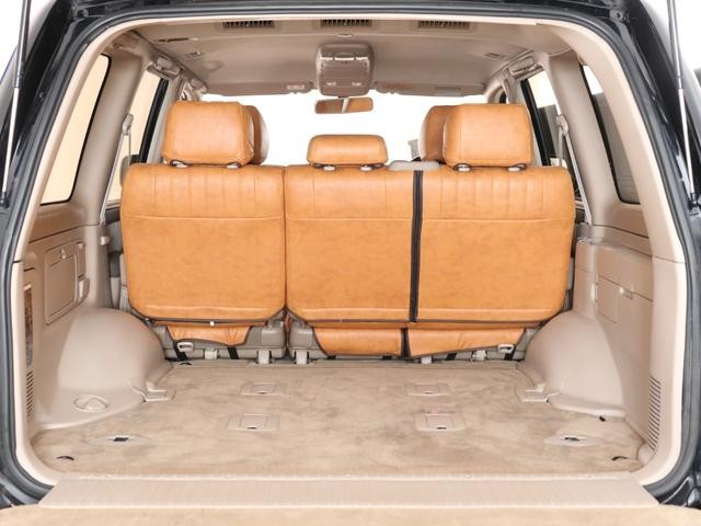 0560694A30260914W00115.jpg