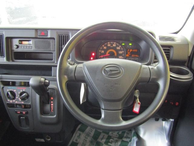 0560837A30260922W00411.jpg