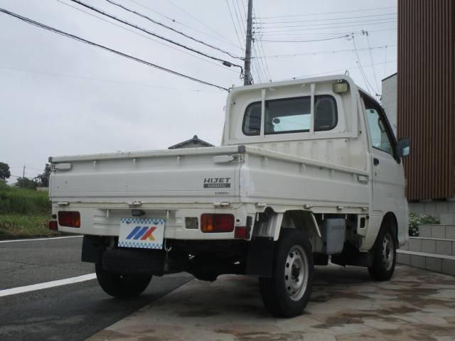 0707619A20260929G00107.jpg