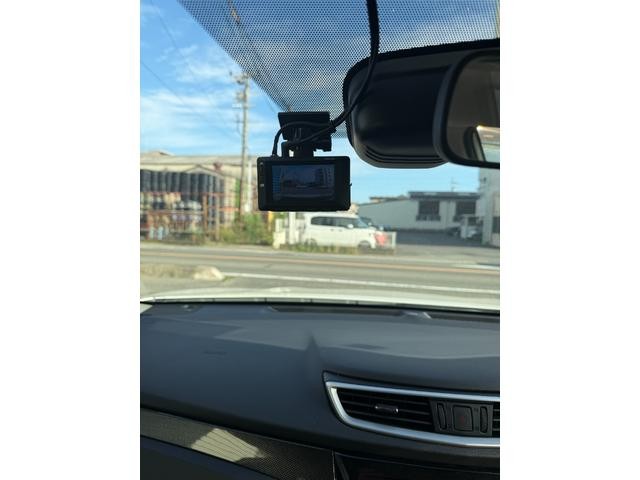 2506400A30261029W00112.jpg