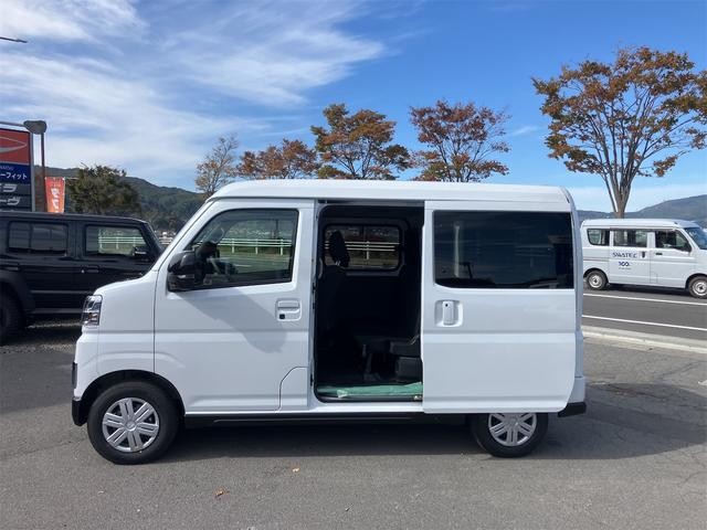 1200619A30261029W00313.jpg