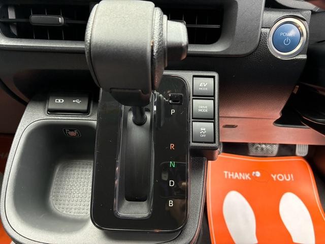 0708840A30261029W00112.jpg