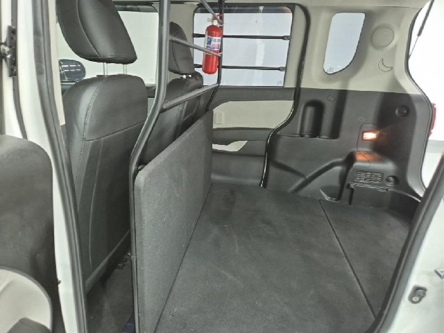 6081001812R12.jpg